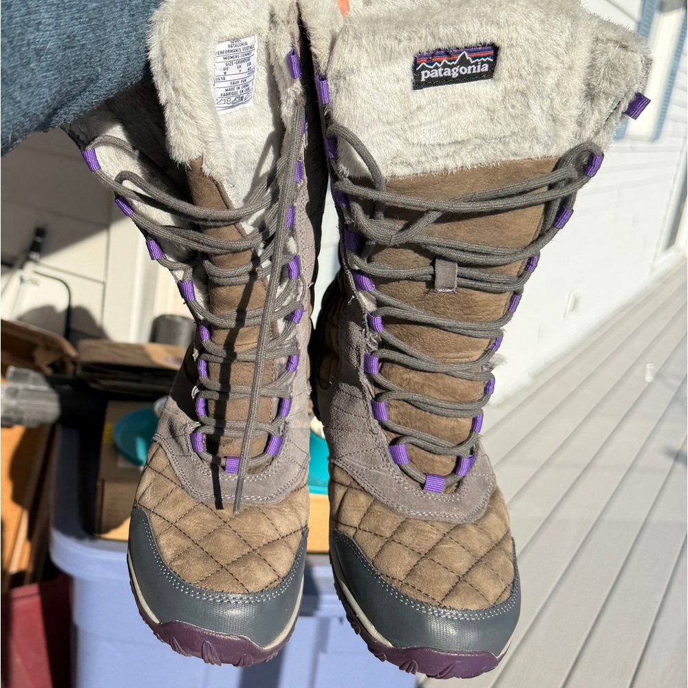 Patagonia Women's Gray and Purple Winter Boots